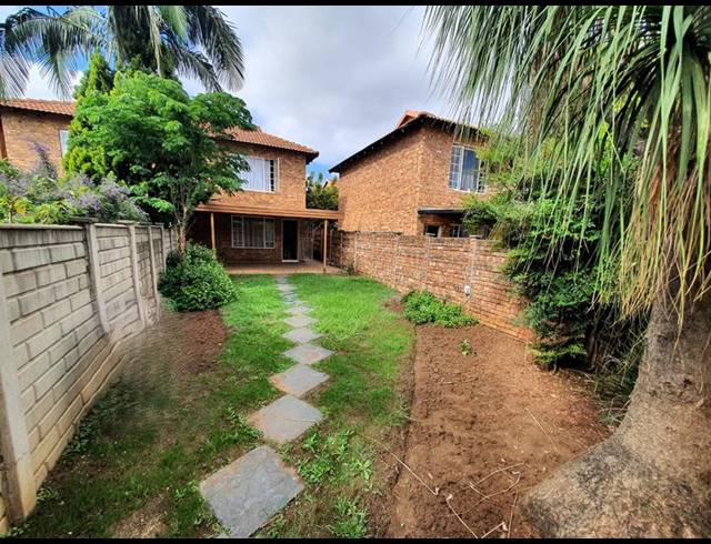 2 BEDROOM TOWNHOUSE FOR SALE IN ANNLIN